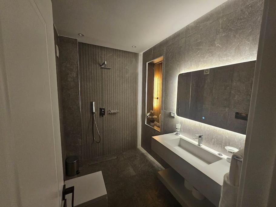 Blloku Suites, City Centre,Tirana Zewnętrze zdjęcie
